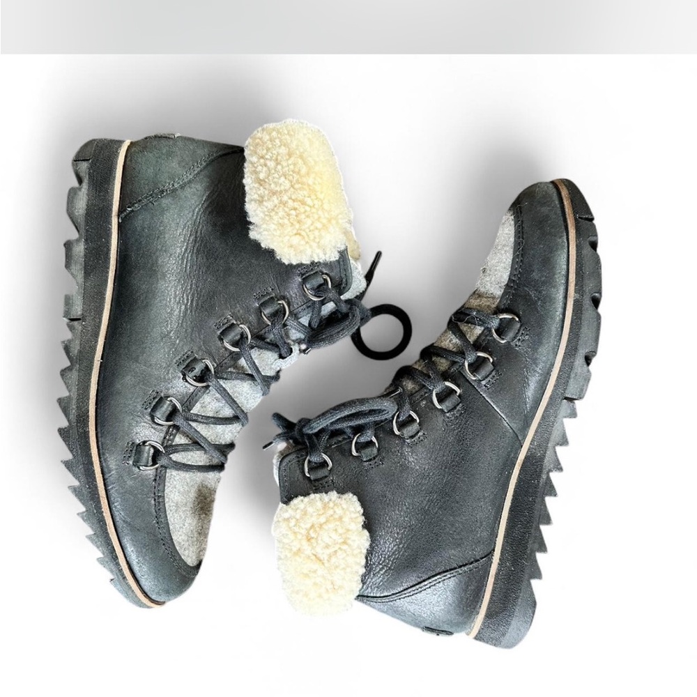 Sorel Black and Cream Winter Boots